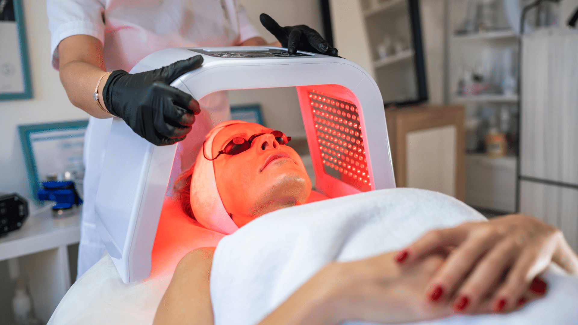 LED Light Treatment in Toronto Skinsocietybar